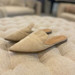 Banana Republic pointed toe suede Elegant Beige Women's Mules size 8.5